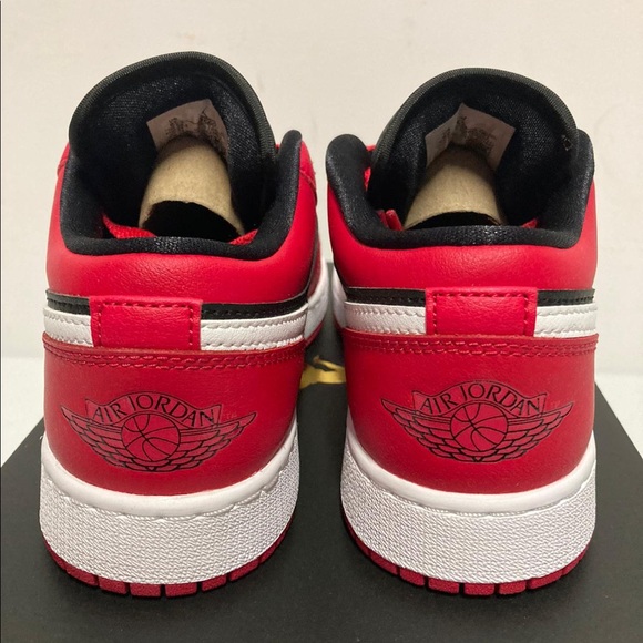 New jordan 1 low GS very berry white athletic shoe - Picture 3 of 11